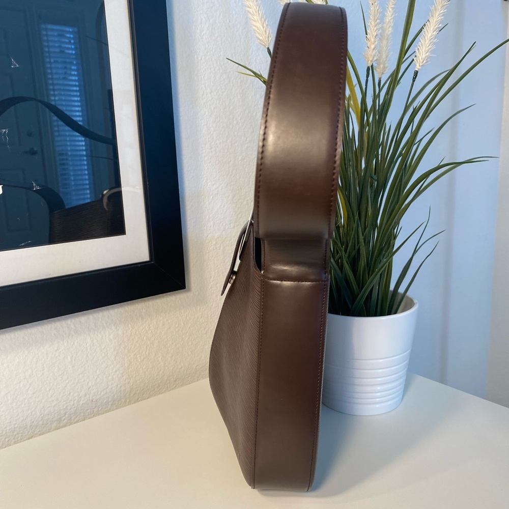 Louis Vuitton Brown Epi Leather Shoulder Bag - Picture 8 of 15